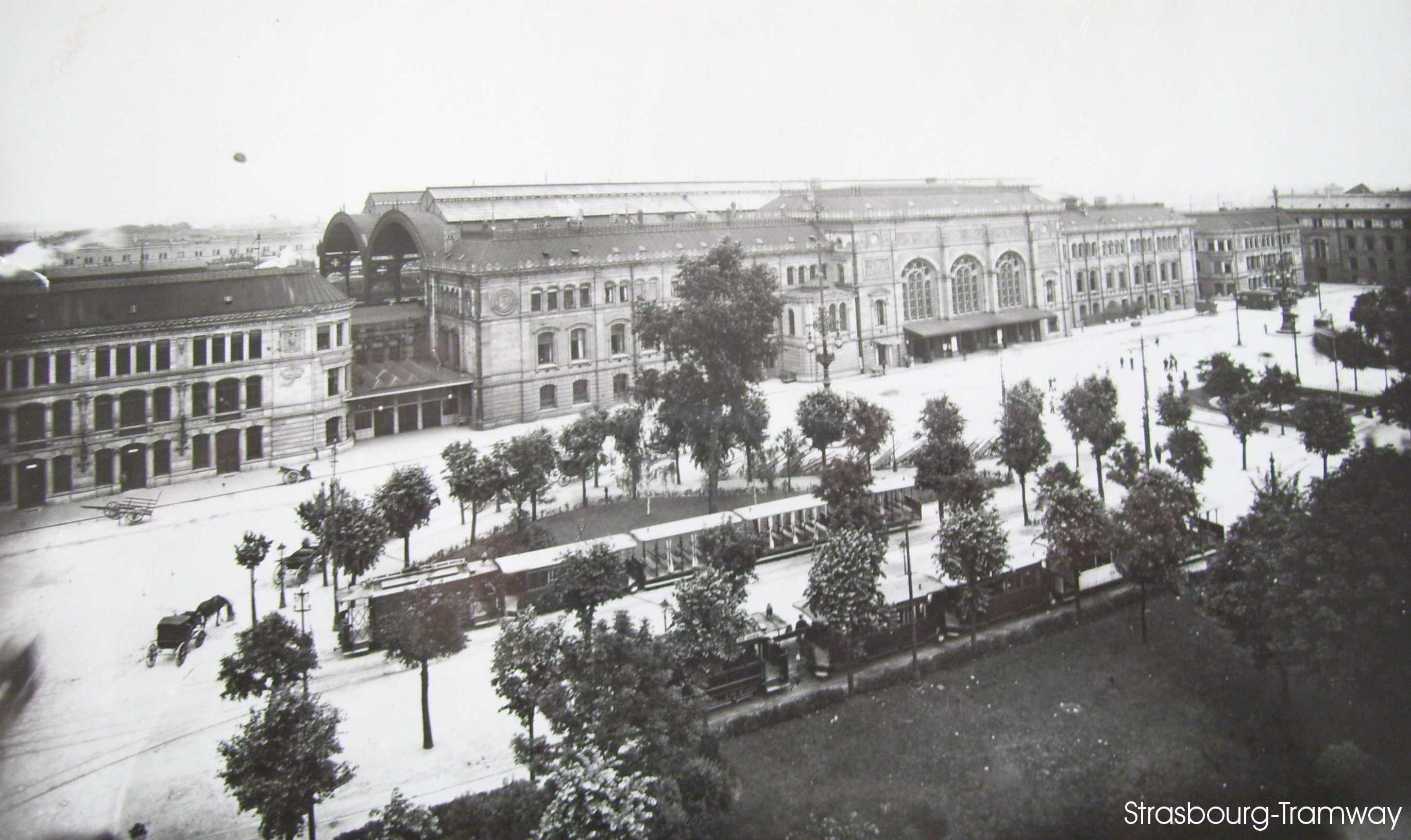 Tramways Place de la Gare.